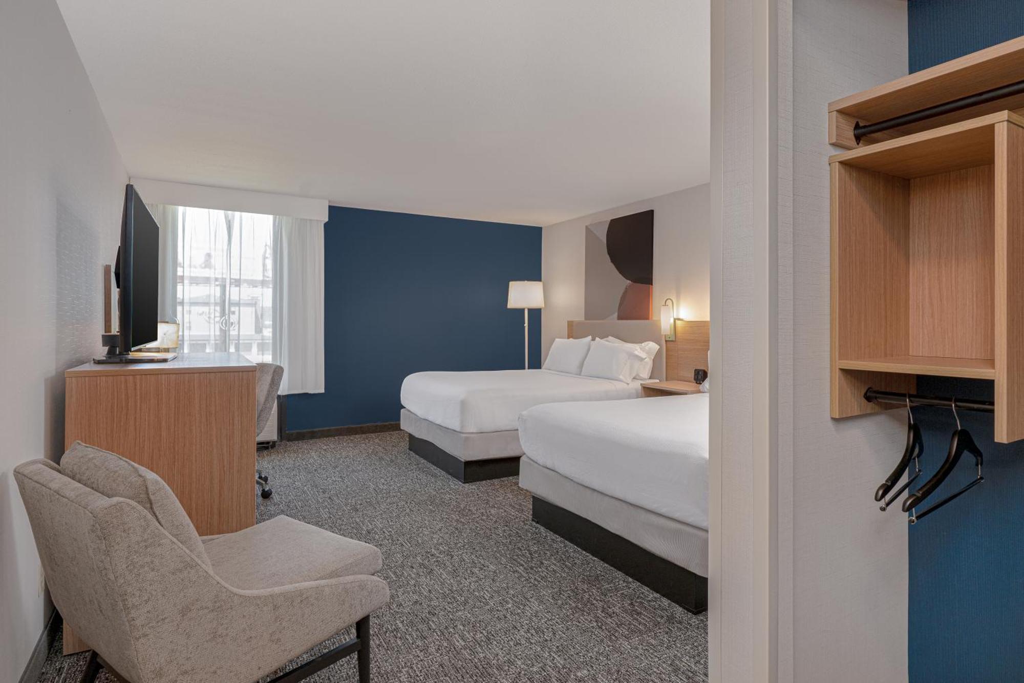Queen Room Two Queen Beds