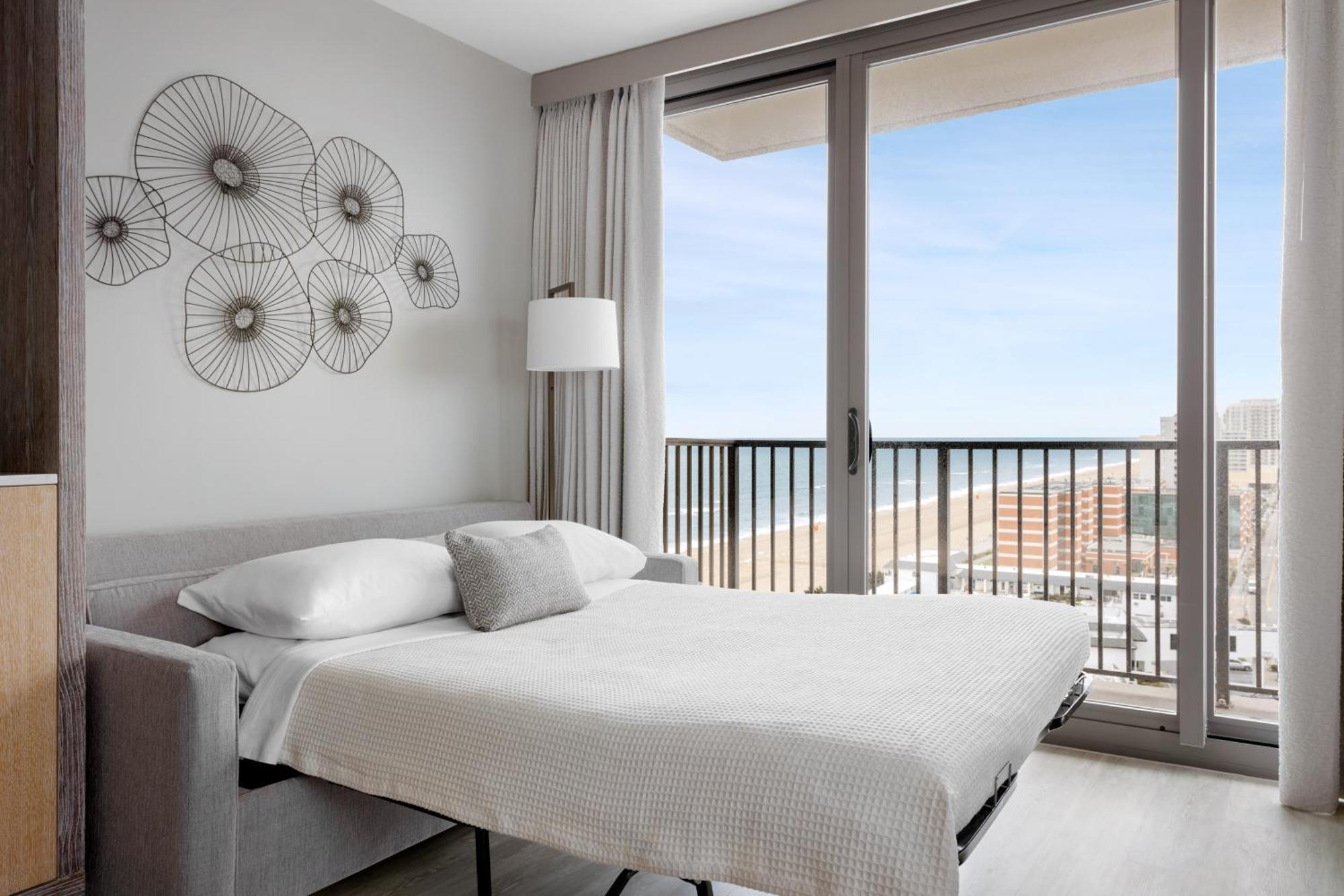 Junior Suite 1 King Sofa bed Ocean view