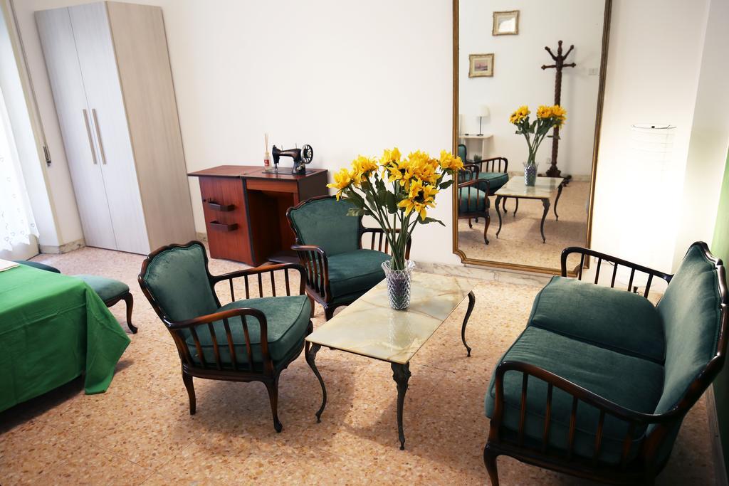 Quarto Triplo com Varanda