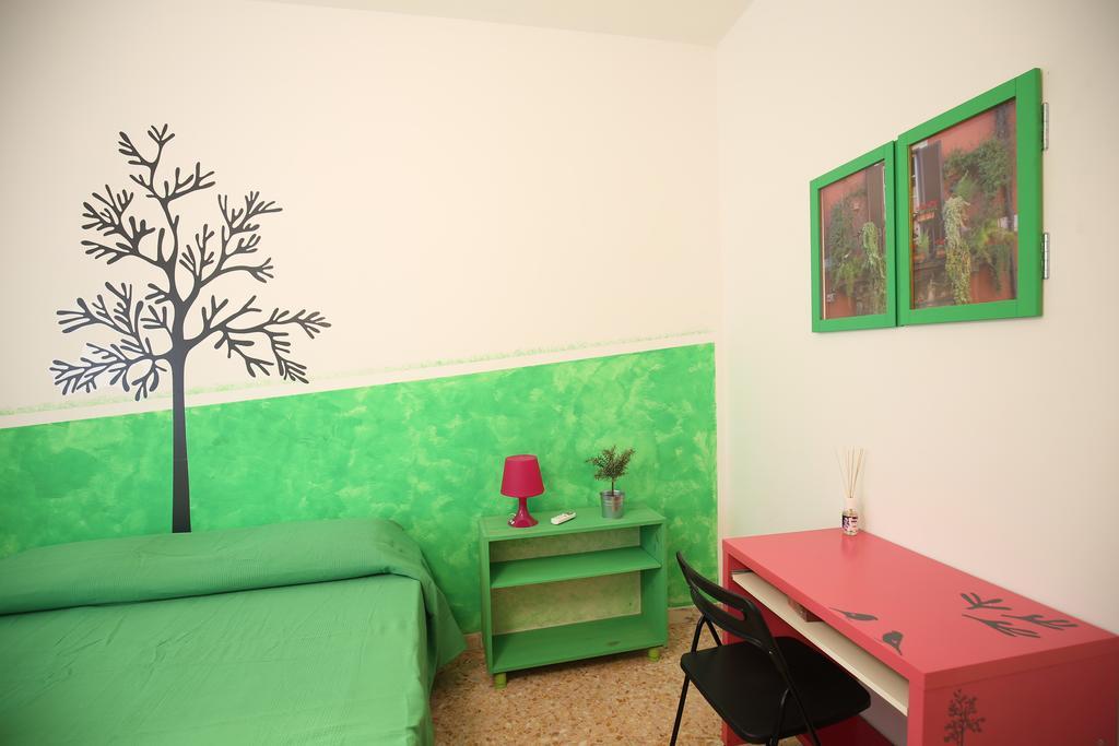 Quarto Individual com Casa de Banho Privativa