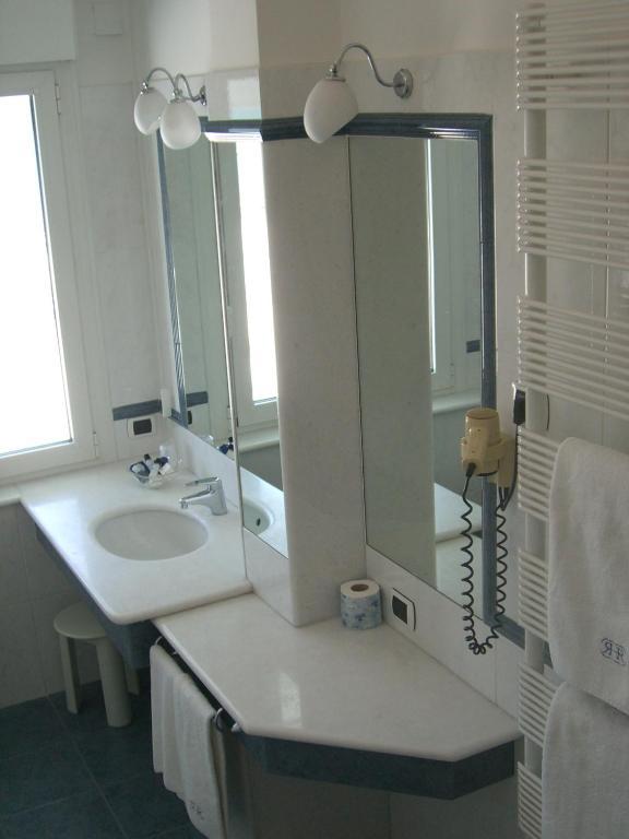 Superior Double Room,653300229:JPEG