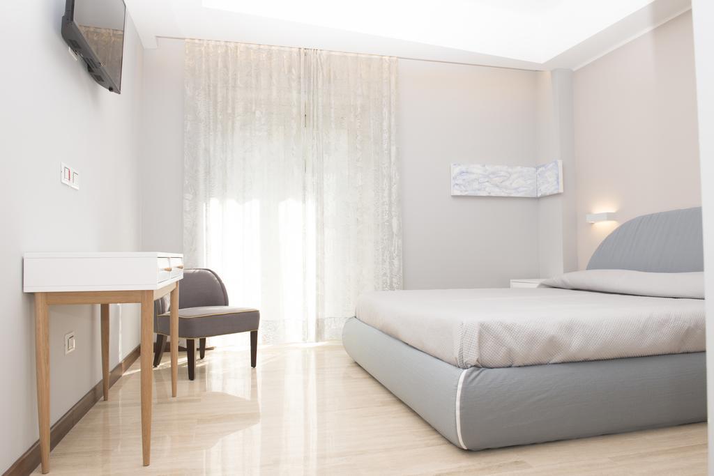 Luxury Triple Room,197030917:JPEG