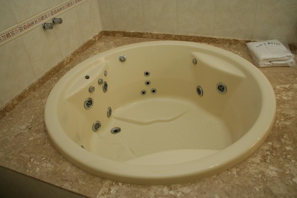 Quarto Duplo com Banheira de Hidromassagem