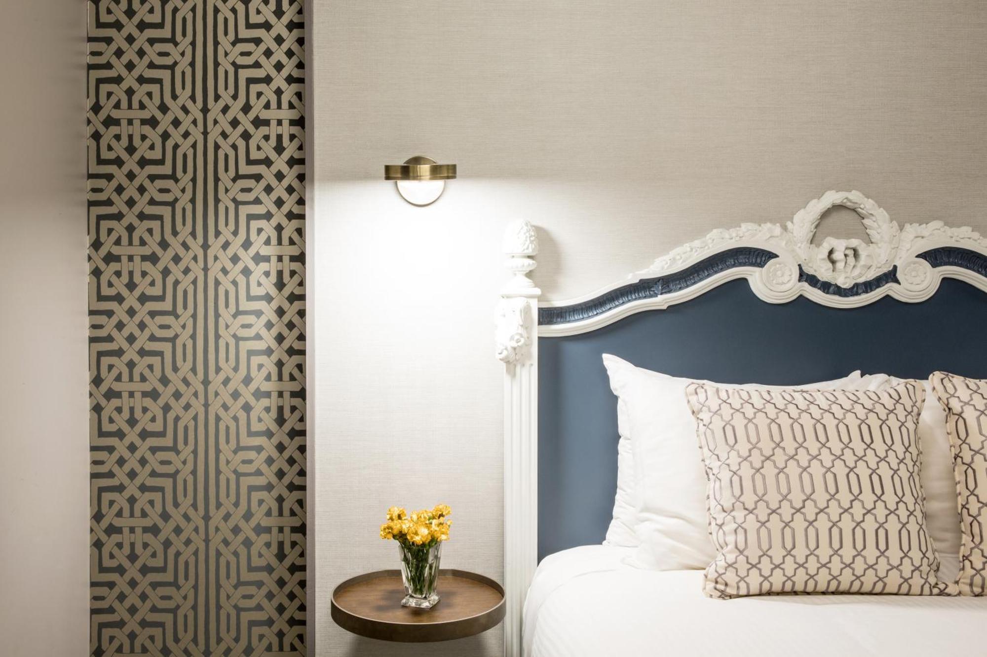 Deluxe Double Room,254158077:JPEG