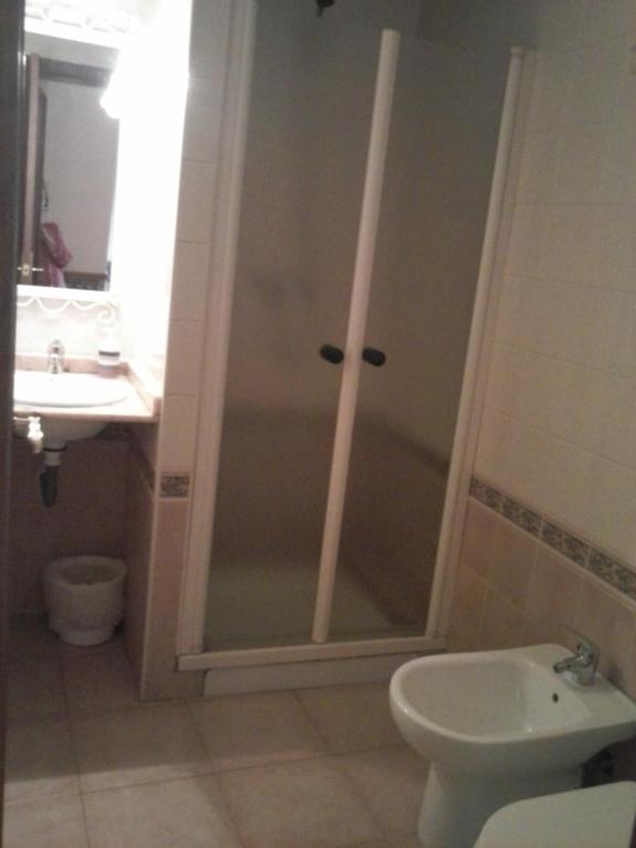 Single Room,463803993:JPEG