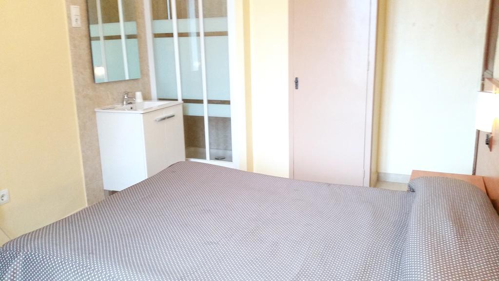 Chambre Double avec Toilettes Communes