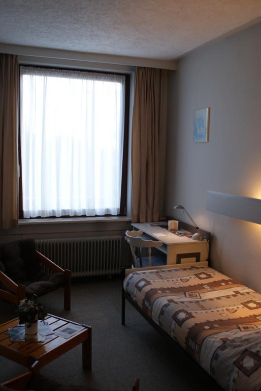Einzelzimmer mit Gemeinschaftsbad