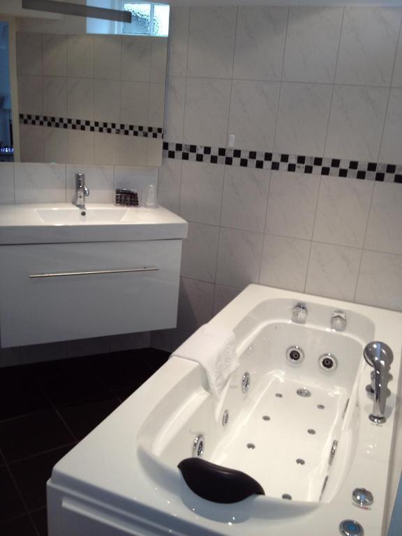 Deluxe Twin Room,20918031:JPEG