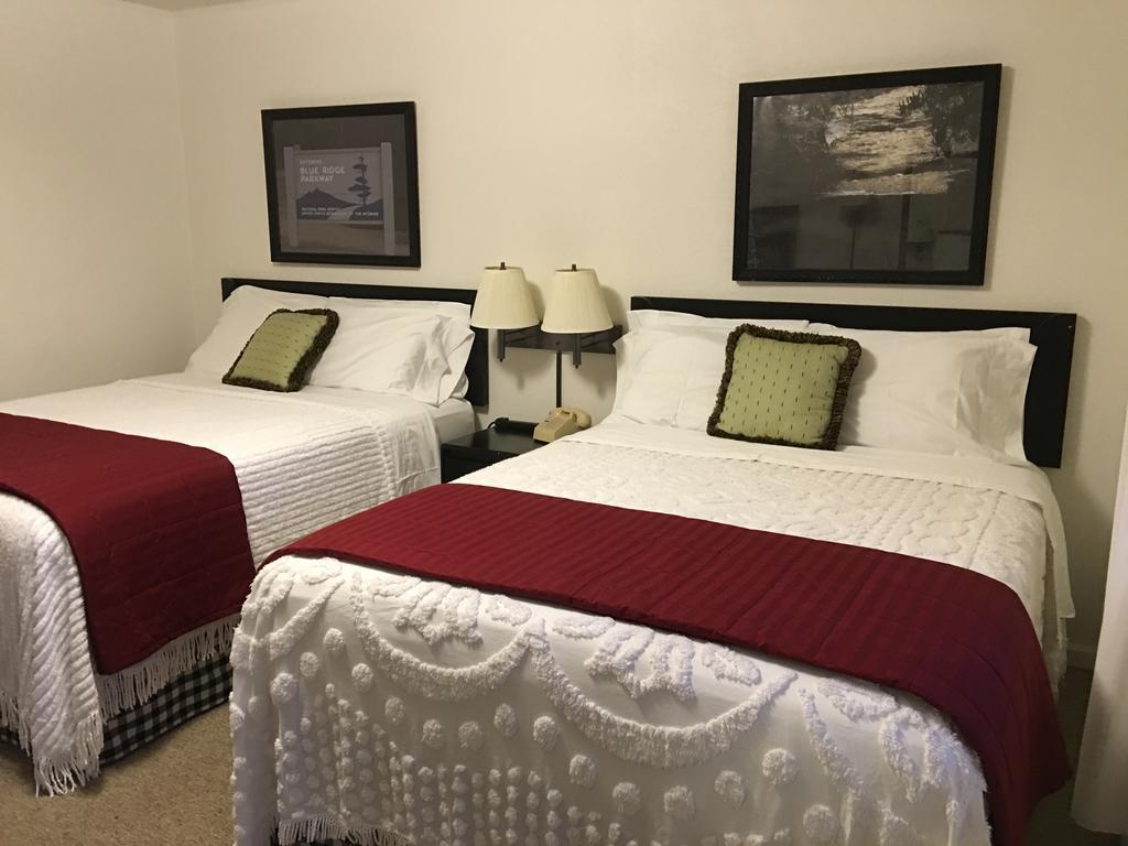 Deluxe Queen Room Two Queen Beds