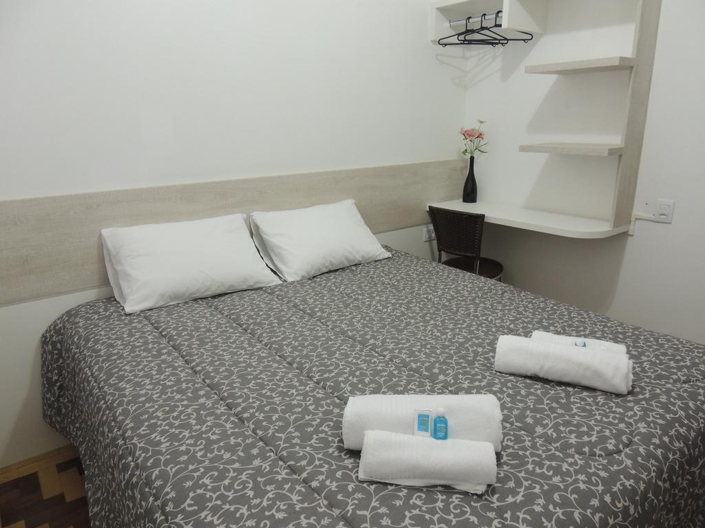 Quarto Duplo com Banheiro Privativo Externo