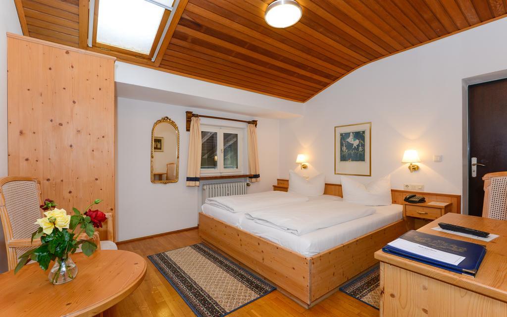 Small Double Room,218278283:JPEG