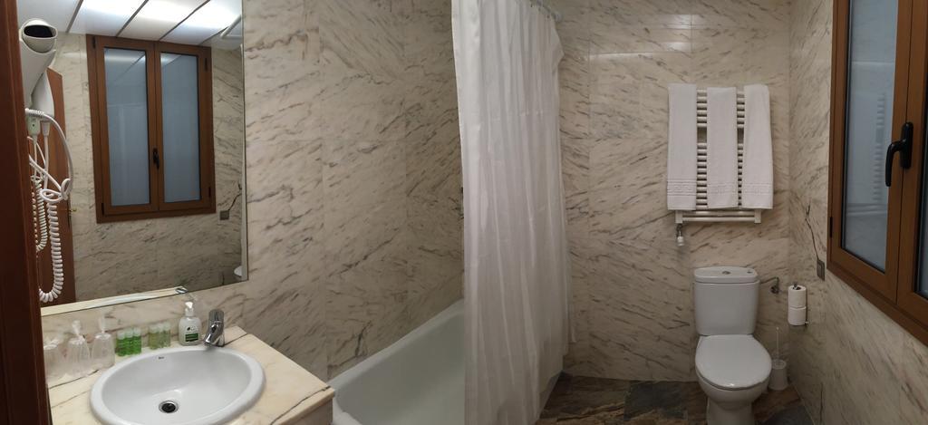 Quarto Twin com Cama Extra