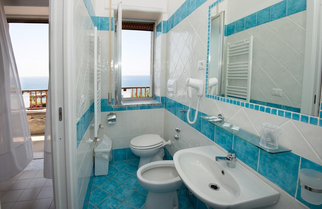 Quadruple Room Sea View,1704957491:JPEG