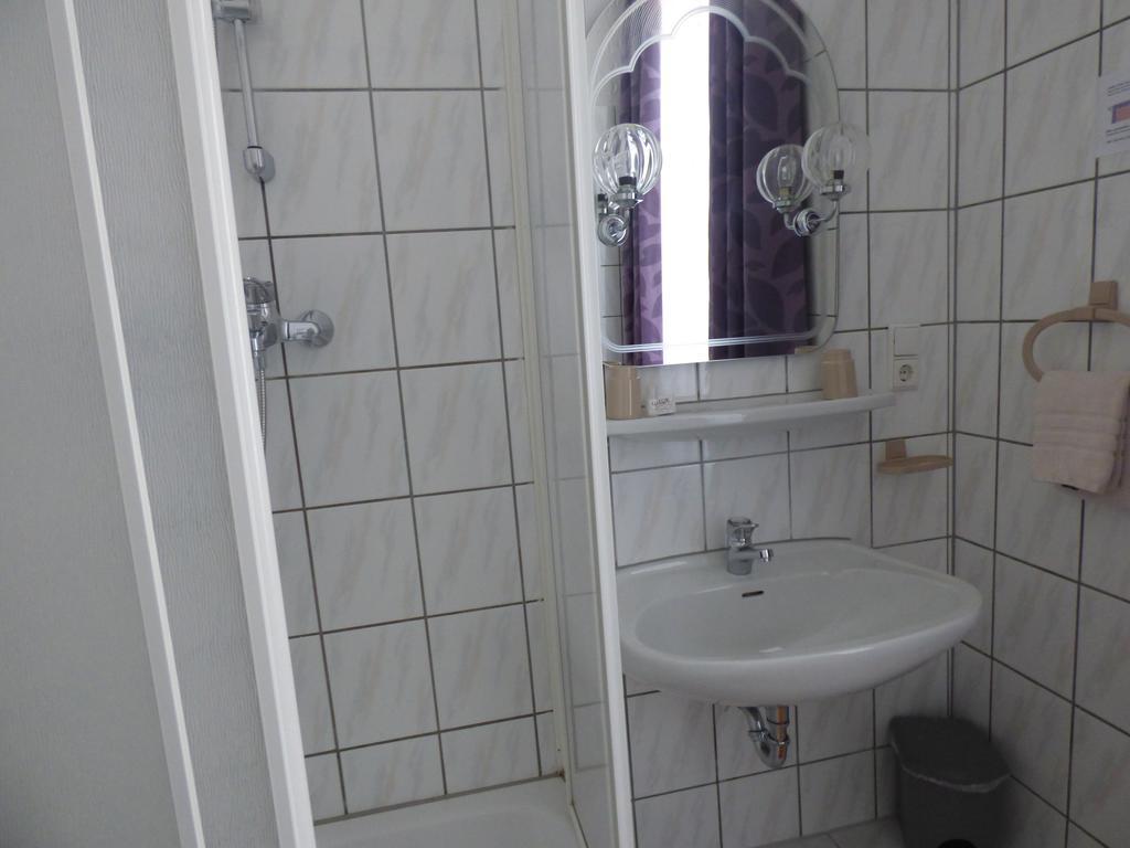 Doppel- oder Zweibettzimmer