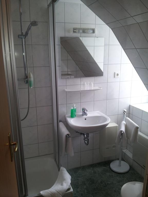 Small Double Room,222378578:JPEG
