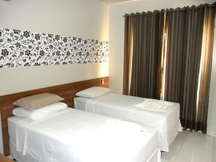 Quarto com Cama de Casal ou 2 de Solteiro