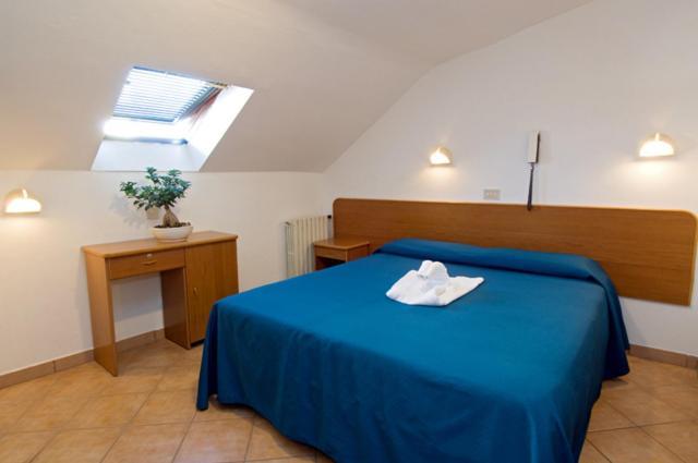 Double or Twin Room Attic,1214129164:JPEG