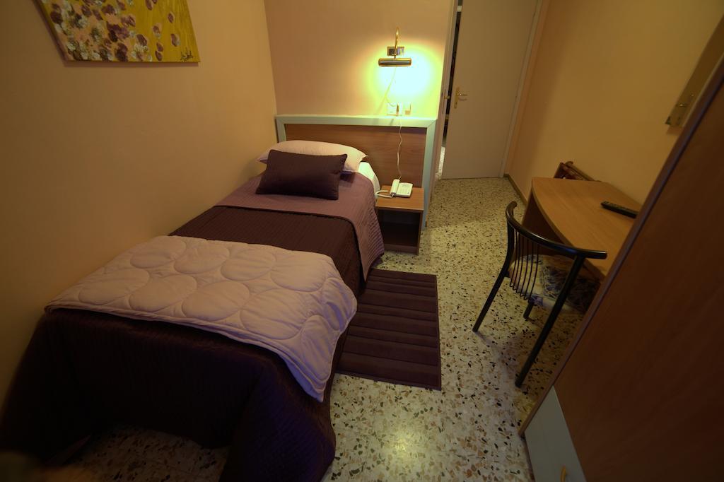 Single Room,1589428559:JPEG