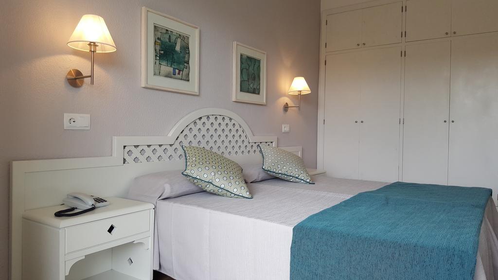 Superior Double Room with Sea View (2 Adults + 1 Child),1248128053:JPEG