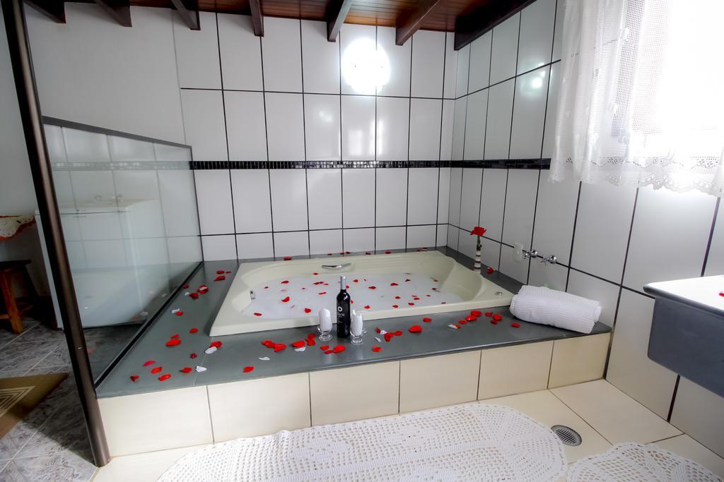 Suíte Duplex com Banheira de Hidromassagem