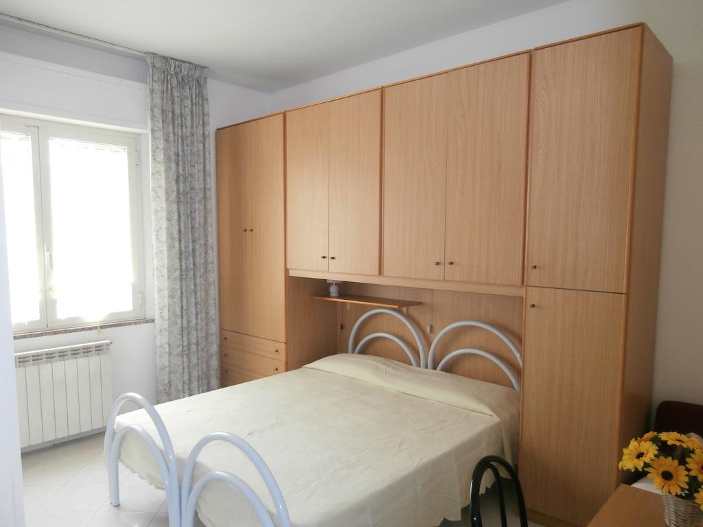 Double Room,1389616667:JPEG