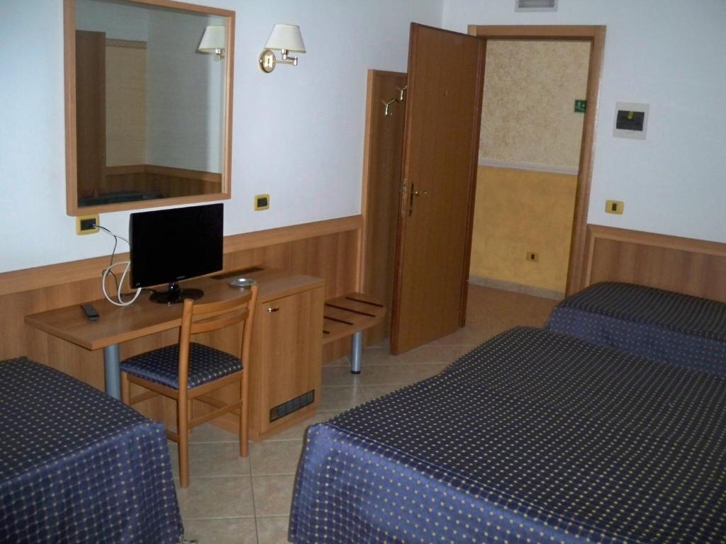 Quadruple Room,24619617:JPEG