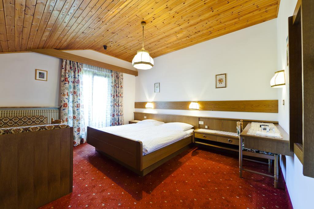 Single Room,245445833:JPEG