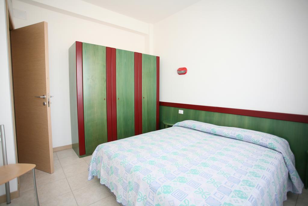 Two-Bedroom Apartment,1118256906:JPEG
