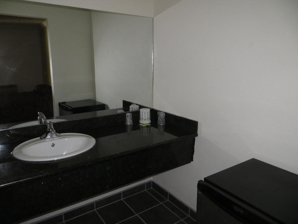 King Room with Roll-in Shower - Disability Access - Non-Smoking,1149512365:JPEG