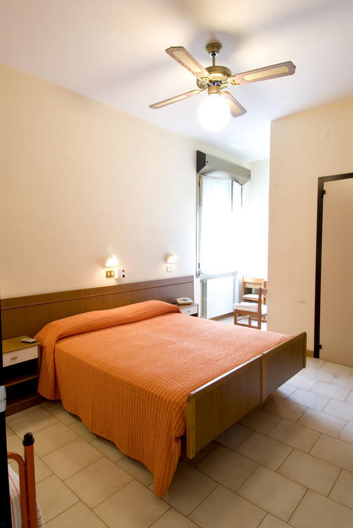 Double or Twin Room,668872581:JPEG