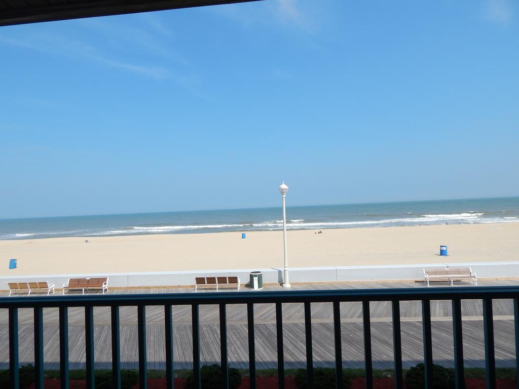 Oceanfront Room with Two Double Beds