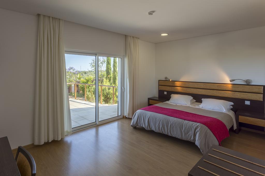 Quarto Duplo Deluxe com Vista Lateral Mar