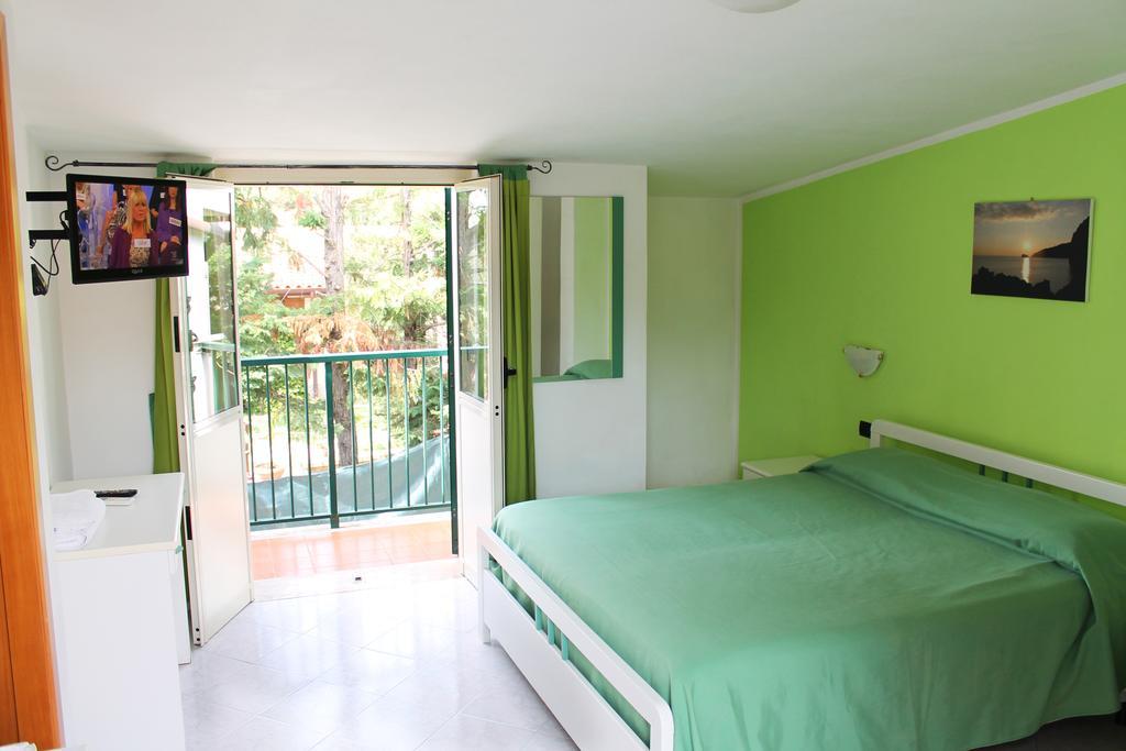 Double Room with Balcony,254890953:JPEG