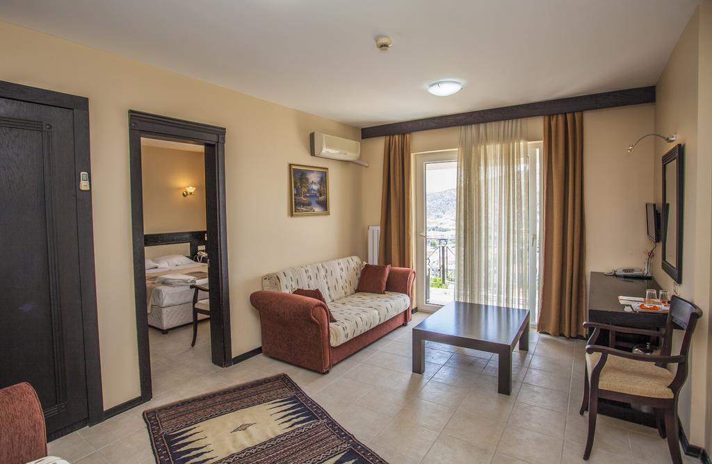 Standard Suite,255472385:JPEG