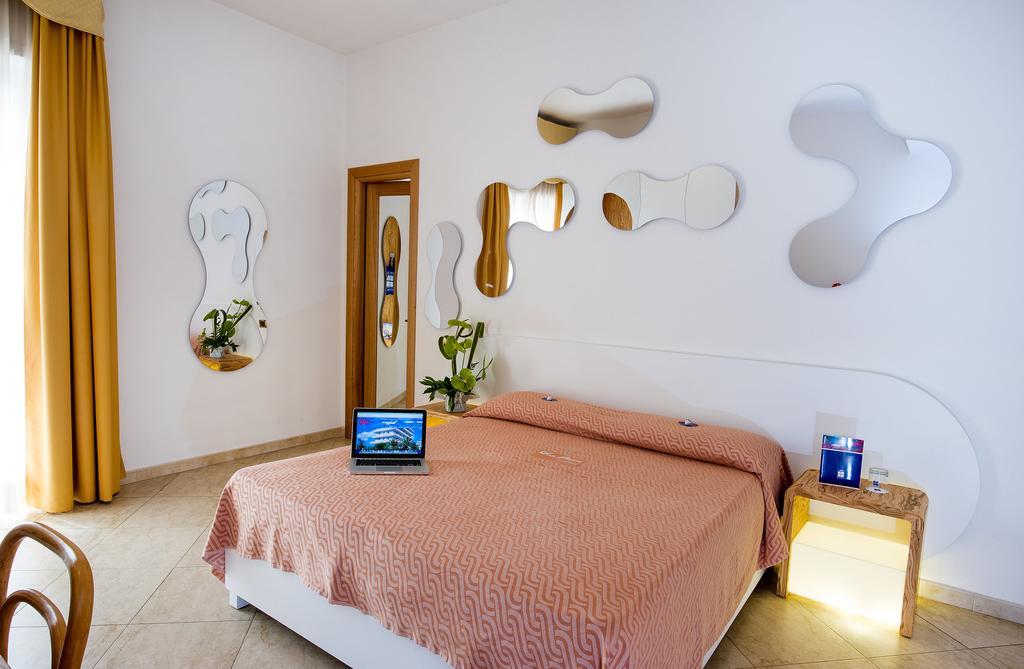 Standard Double Room,257505597:JPEG