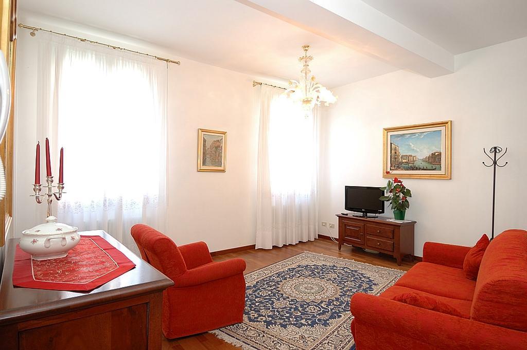 Suite com 2 Quartos e Vista Canal