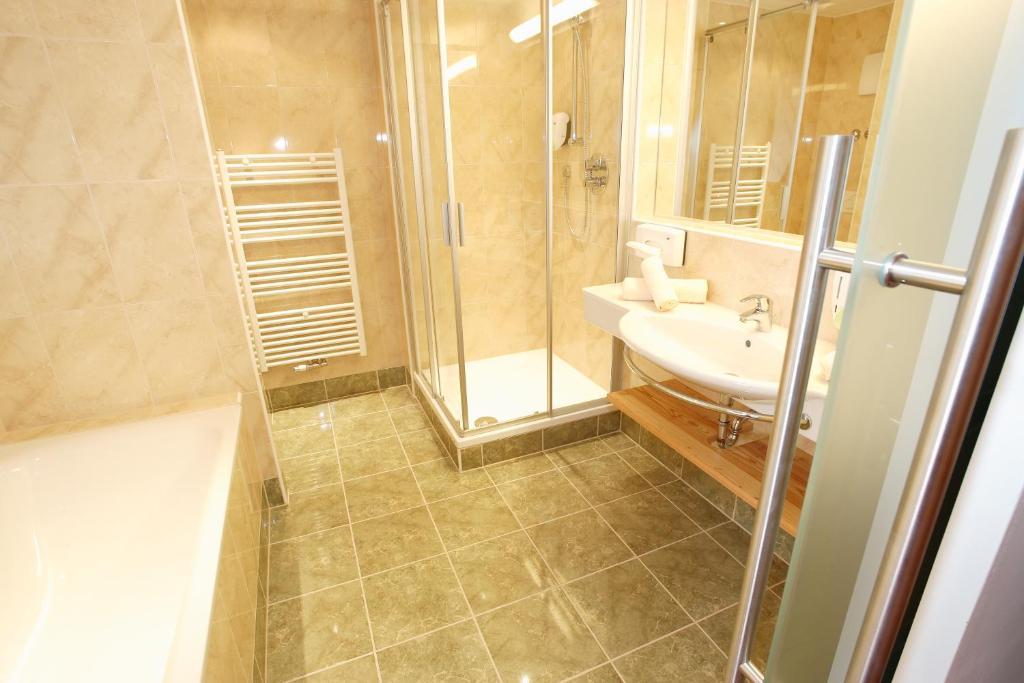 Junior Suite,33592039:JPEG