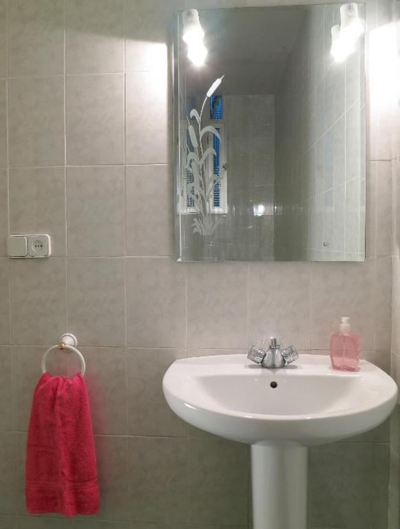 Chambre Lits Jumeaux avec Salle de Bains Commune