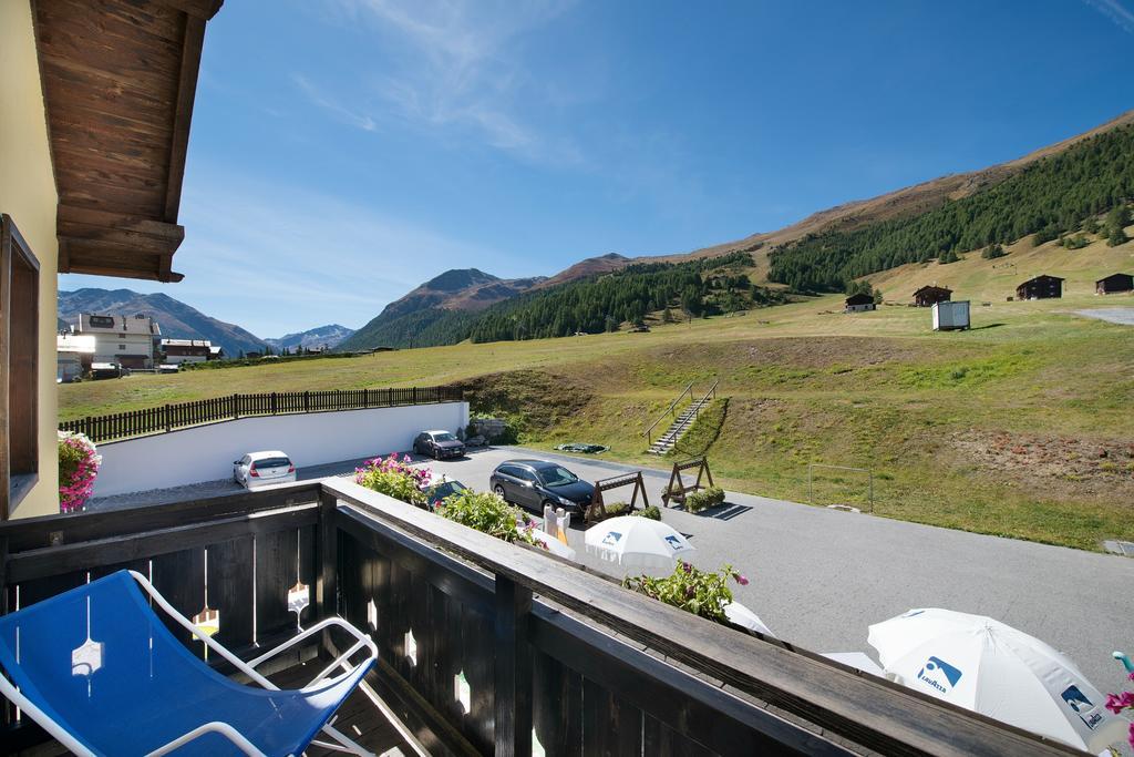 Superior Tweepersoonskamer met Balkon en Uitzicht op de Bergen