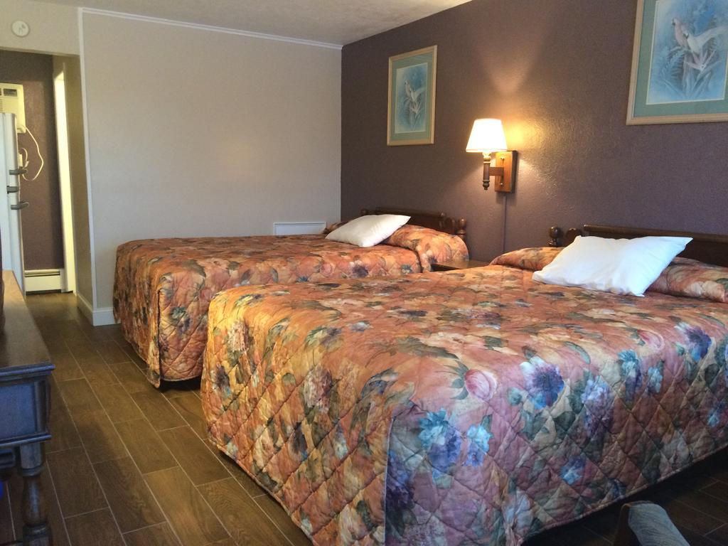 Deluxe Room with Two Queen Beds