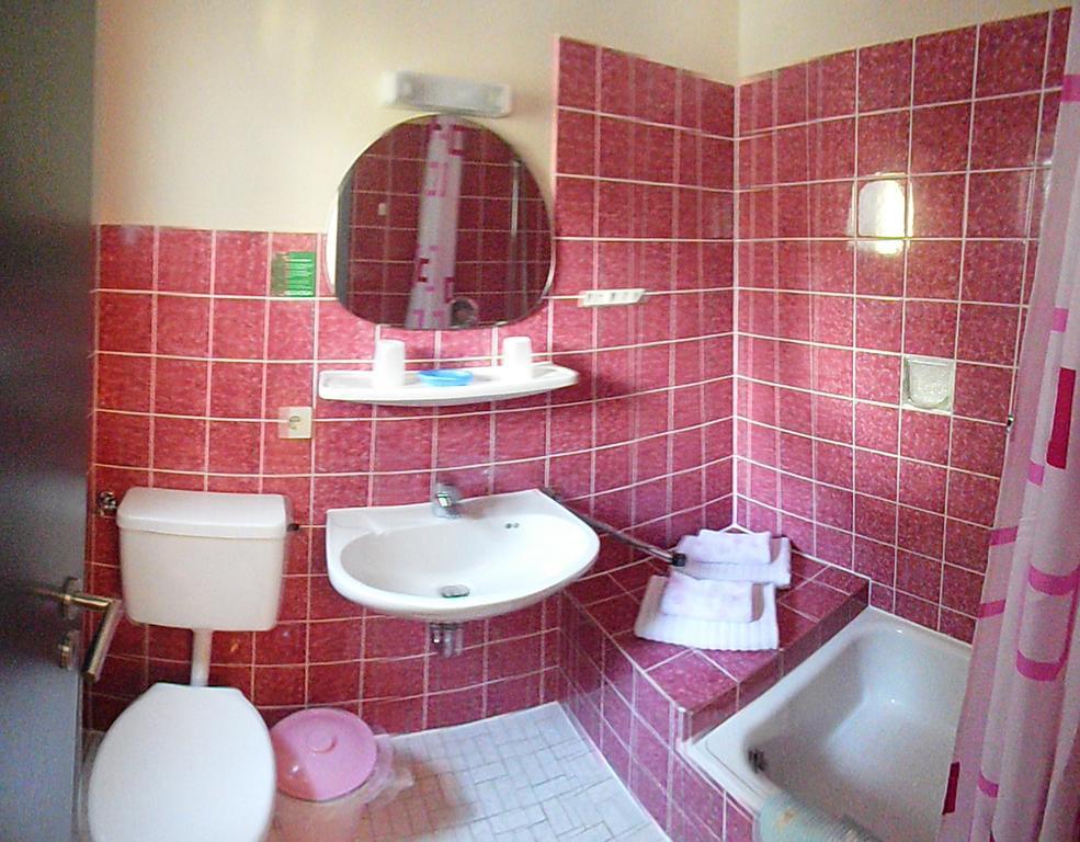 Standard Twin Room with Garden View,1574807366:JPEG