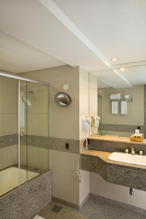 Quarto Triplo com Banheira