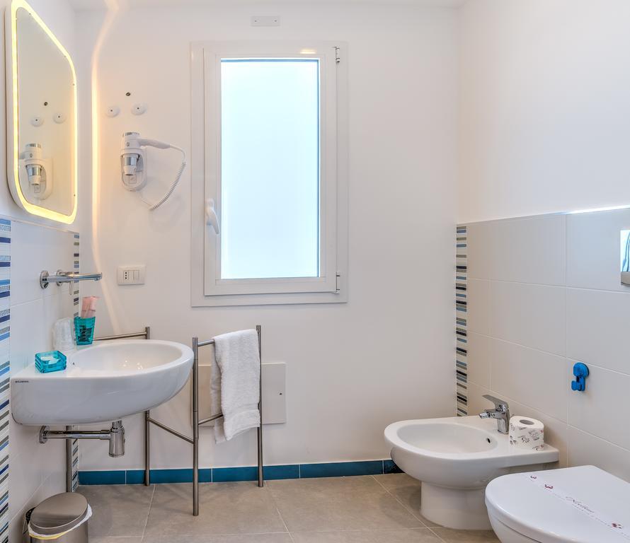 Camera Doppia con Letti Singoli con Bagno Privato