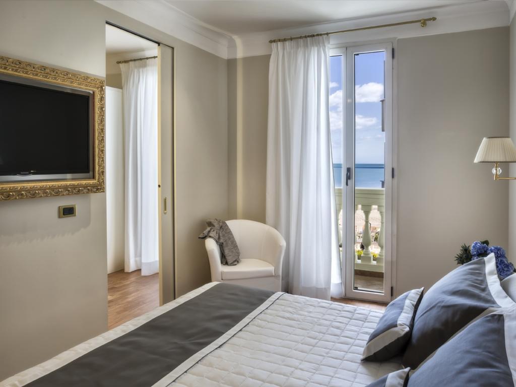 Familiensuite mit Balkon