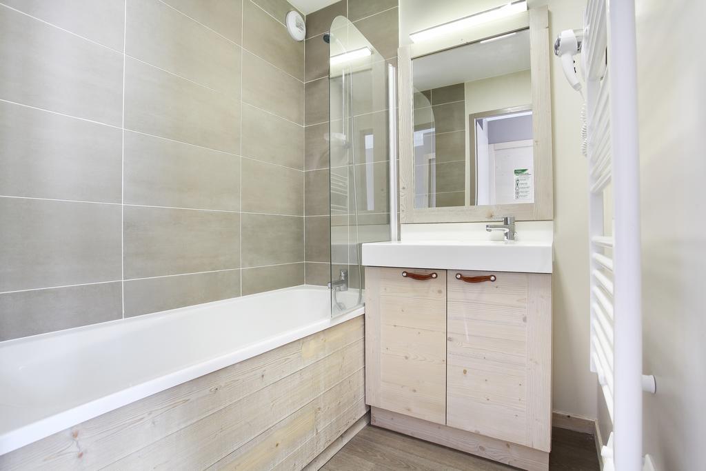 One-Bedroom Apartment,272307149:JPEG
