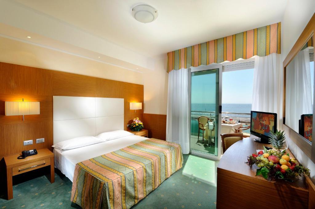 Camera Familiare con Vista Mare (2 Adulti + 1 Bambino)