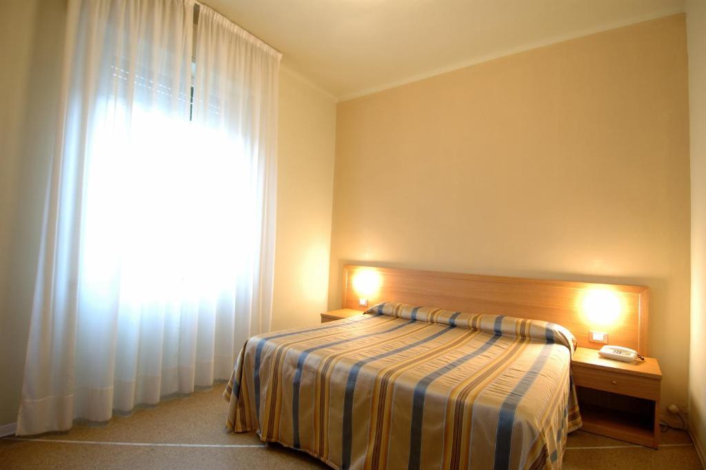 Double or Twin Room,27832781:JPEG