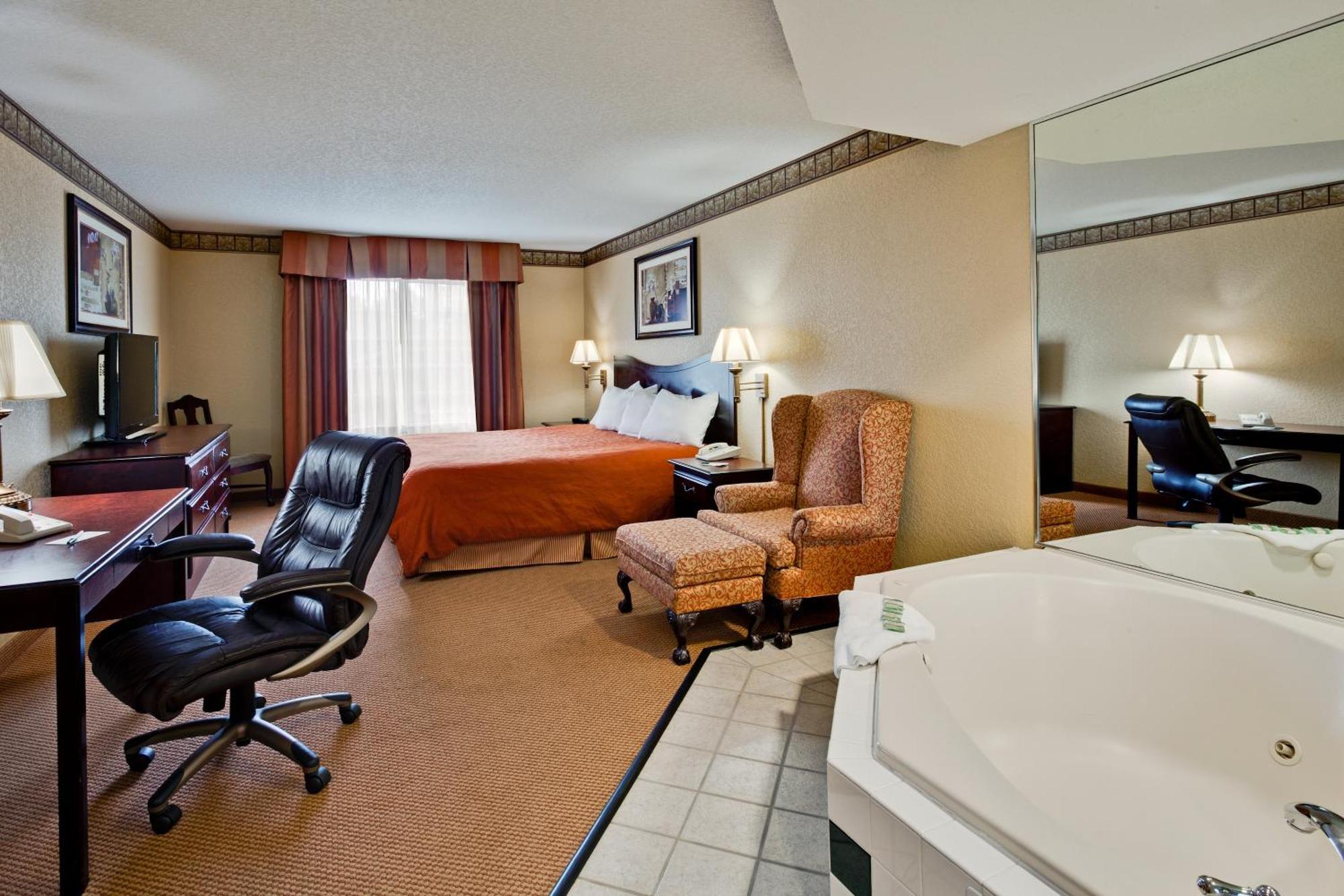 King Room with Spa Bath