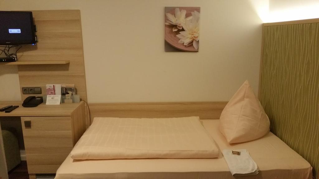 Comfort Single Room,318176865:JPEG
