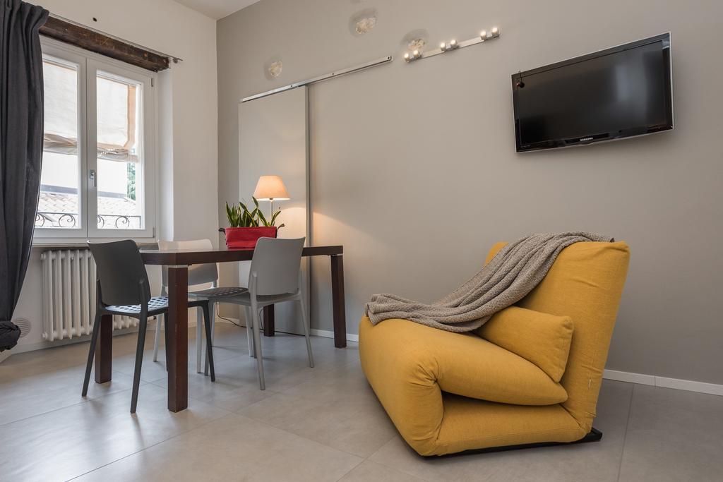 One-Bedroom Apartment,320652569:JPEG